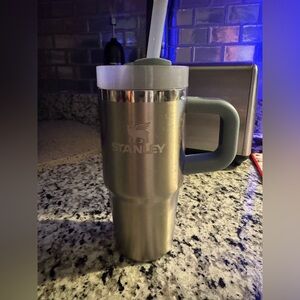 14 oz Stanley 
Kids size 
Adorable